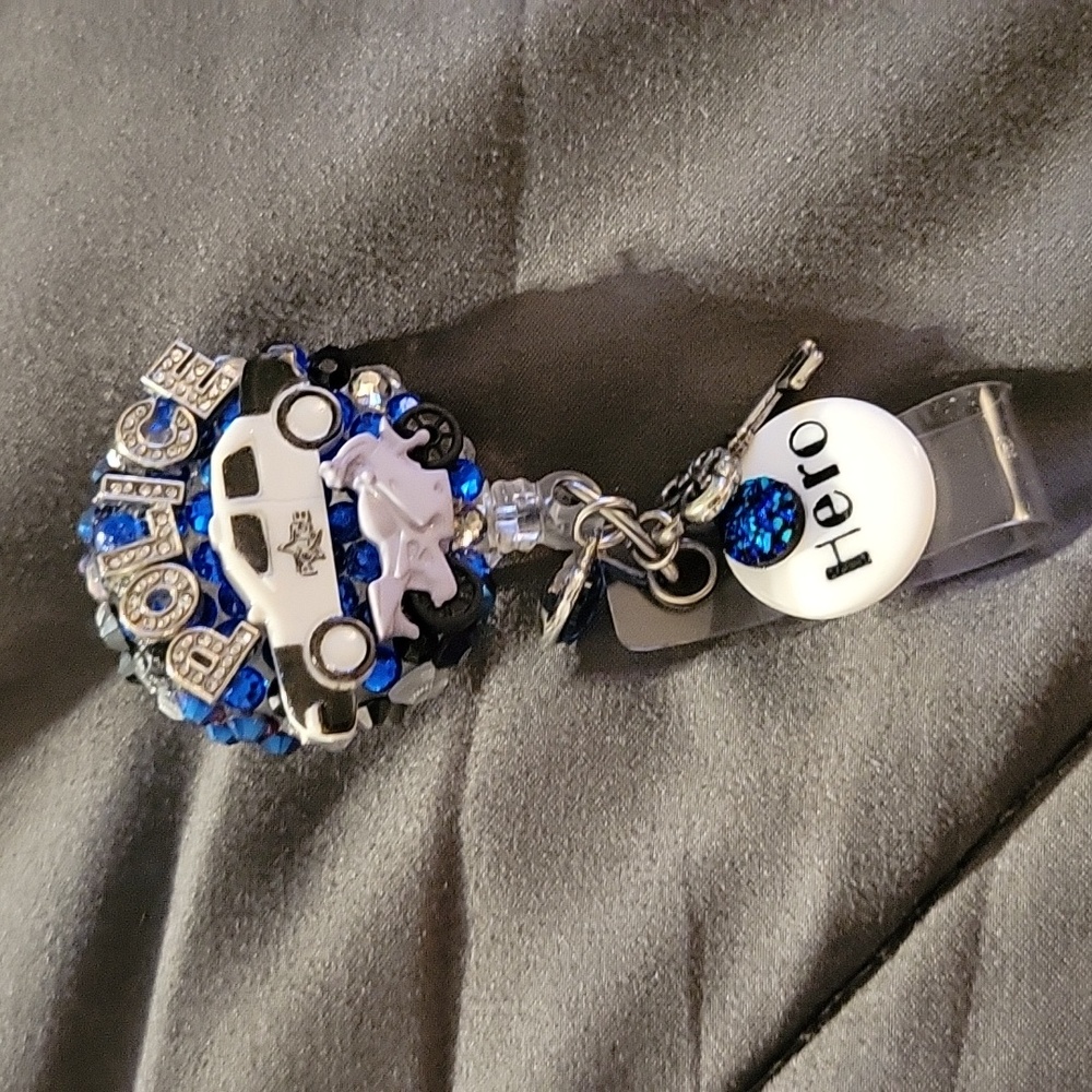 Badge reel